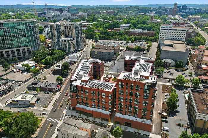 The Broadview at Vanderbilt Exterior