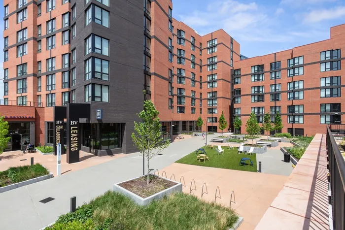 The Broadview at Vanderbilt Exterior