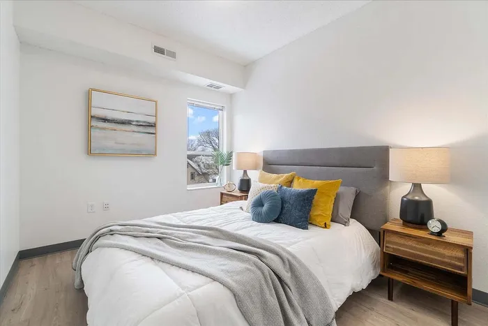 Cloud on Fifth - Cozy Bedroom