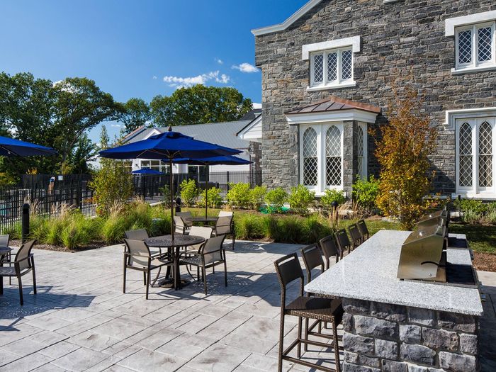 Outdoor Grilling Area outside apartments for rent in Ossining NY.