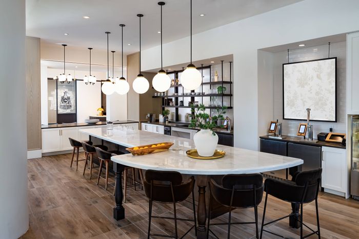 Resident Bar and Lounge