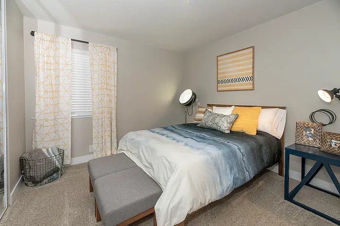 Avana Vista Point model bedroom with queen bed