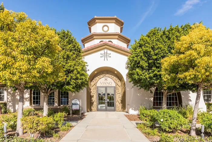 Leasing Center
