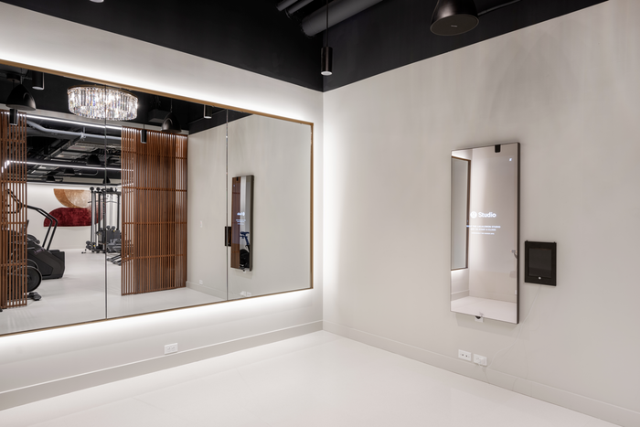 Yoga and Mirror Studio