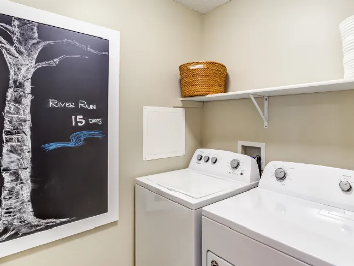 Laundry/Washer & Dryer