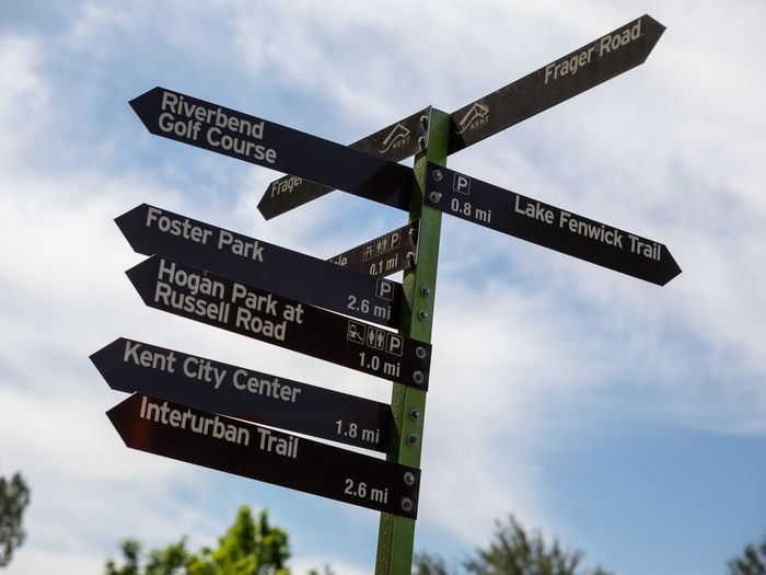 Golf course , Hogan Park at Russell road, KEnt City Center, signs