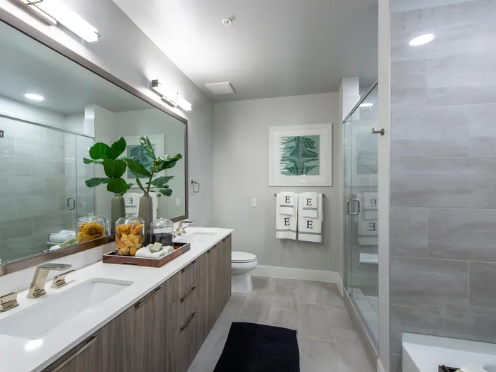 Bathroom - Double Vanity