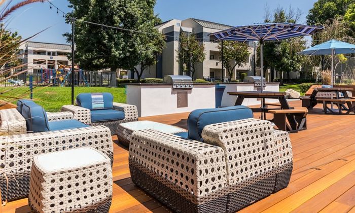 Outdoor Lounge + BBQ