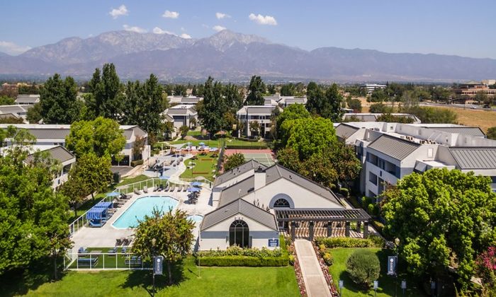Exterior Building + Amenities Daytime