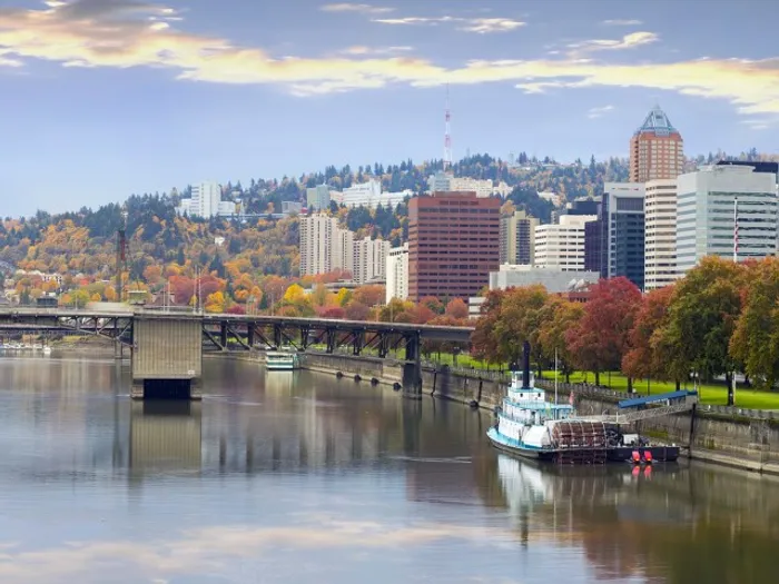 A view of downtown Portland Oregon, located near Indigo Apartments.