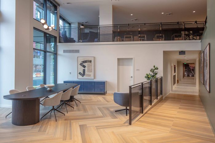 Leasing Lobby