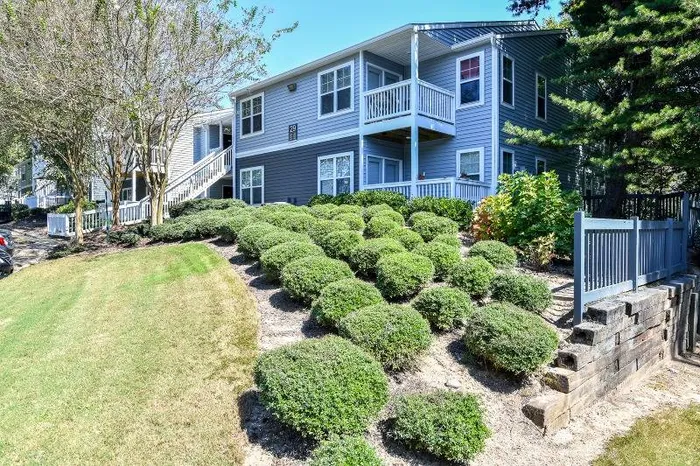 Exterior of Avana Woods Apartments.
