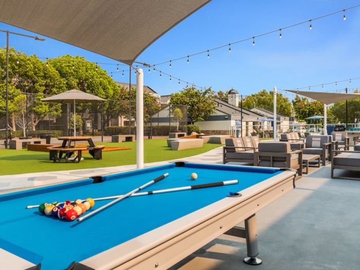 Outdoor Lounge + Amenities Daytime