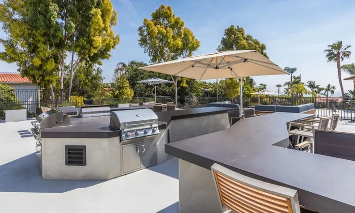 Outdoor Deck + Lounge