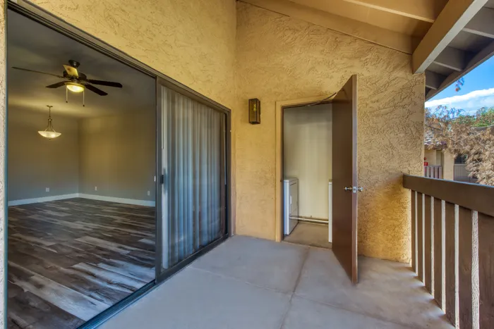 Reno Balcony