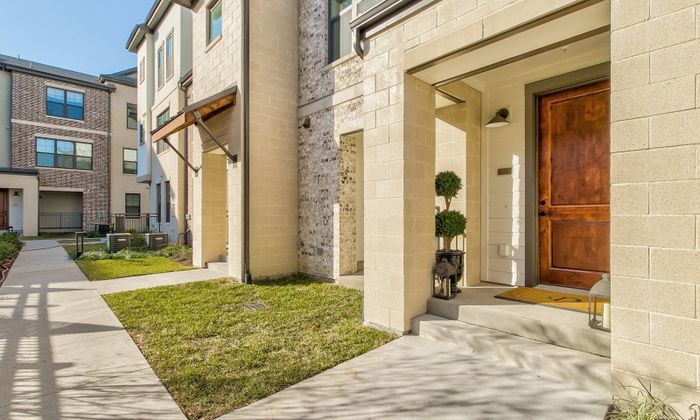 Outdoor view of apartment