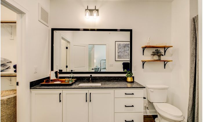 Spacious Bathroom