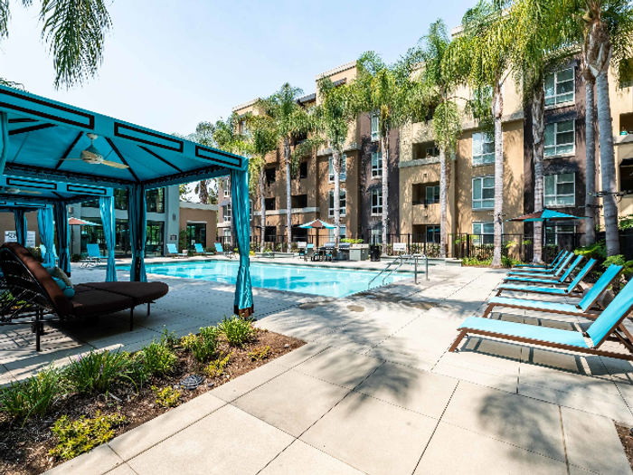 Pool Seating