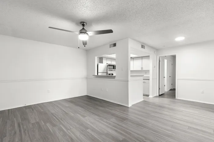 Elegant living room in a dog-friendly apartment in Clearwater, FL.