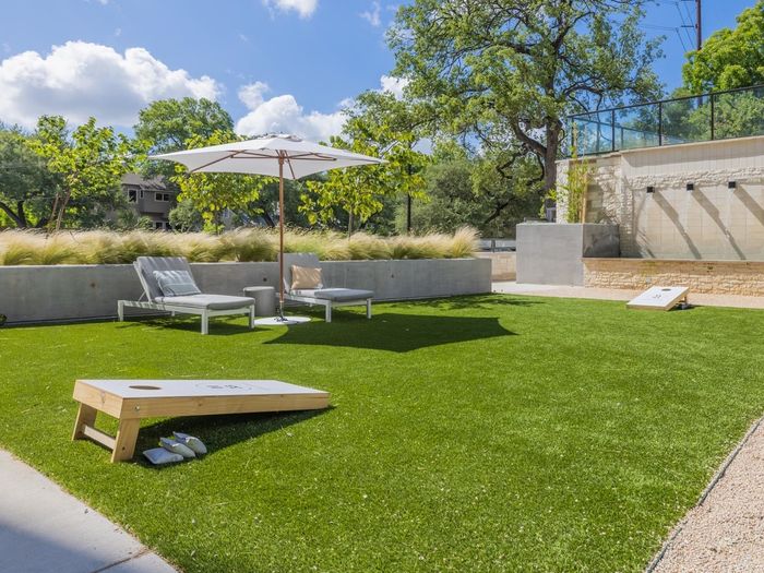 Outside Lawn Games | 1155 Barton Springs