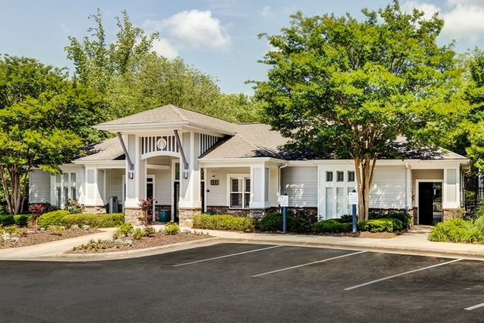 The exterior of the Avana Lake Norman leasing office at our apartments for rent in Mooresville, North Carolina.
