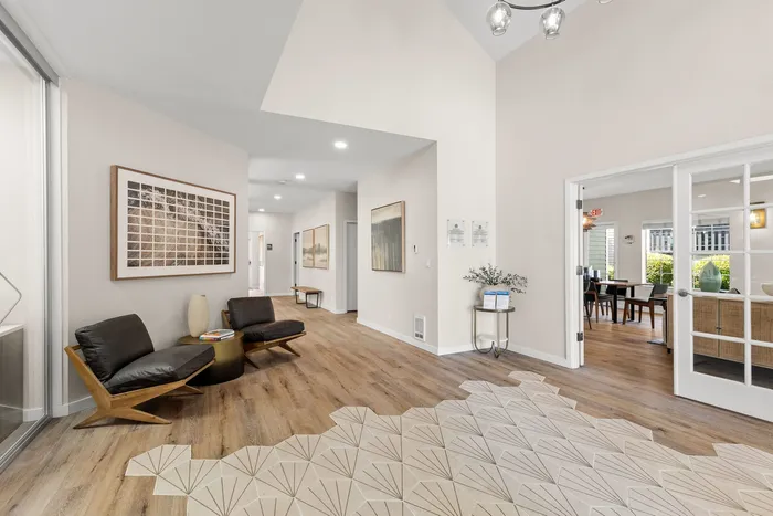 Leasing Lounge
