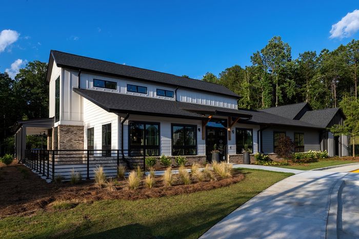 elan sweetwater creek exterior clubhouse