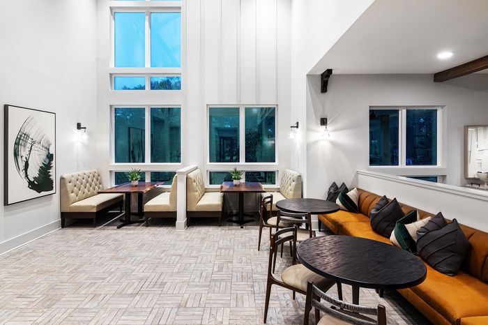elan sweetwater creek clubhouse lounge