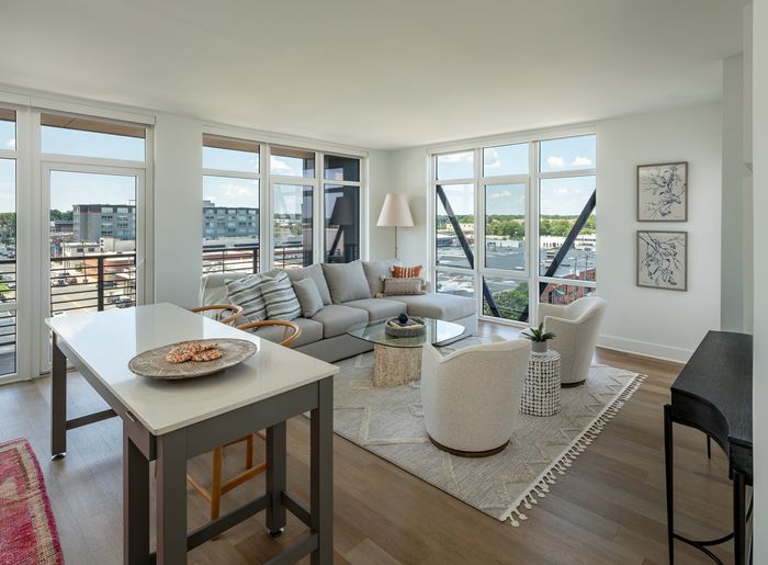 Oversized Windows for Ample Natural Lighting
