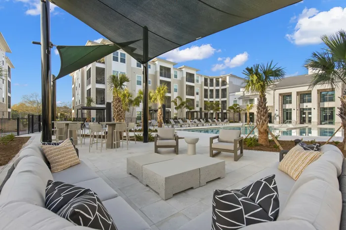 Poolside Lounge