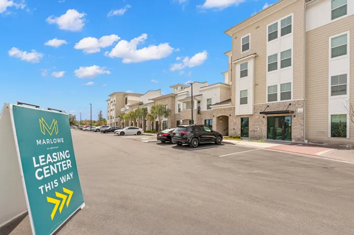 Marlowe South Tampa Leasing Entrance