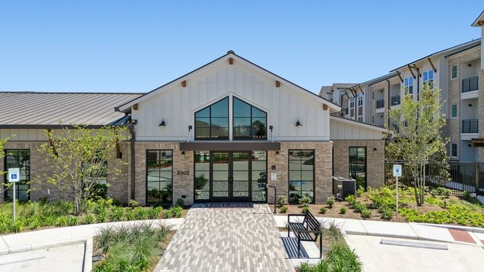 Silos Harvest Green Clubhouse