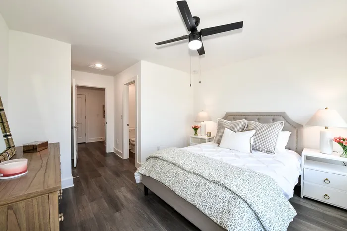 bedroom with bed and ceiling fan