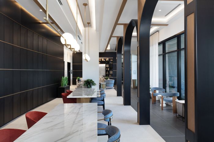 Co-Working Spaces & Meeting Rooms
