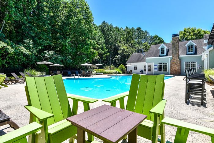 Poolside Tables for Al Fresco Dining