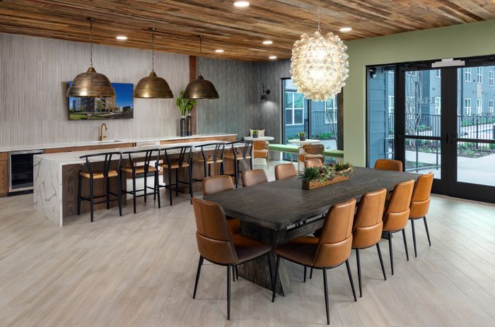 Entertainment Kitchen and Lounge