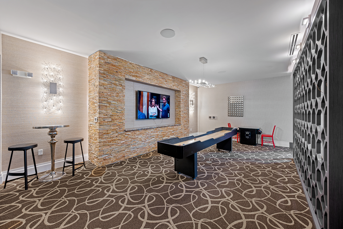Entertainment Lounge