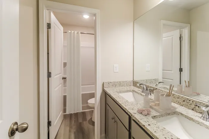 Eclipse bathroom