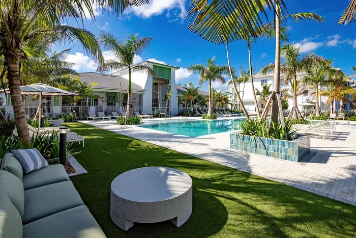 pool lounge seating