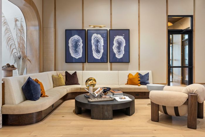 Clubhouse Lounge