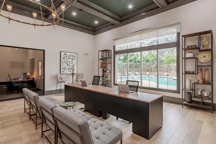 Leasing Center
