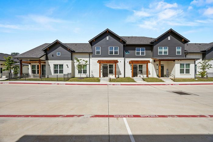 Marlowe Denton Exterior Views