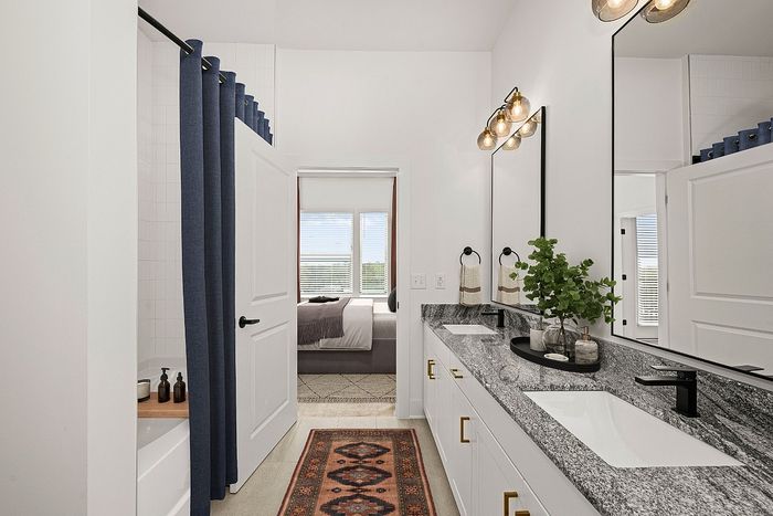 En-suite Bathroom with Vanity