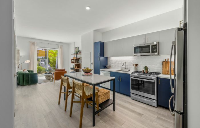 Maxwell apartment