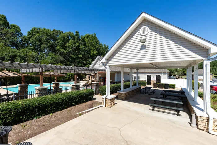 pool side picnic area
