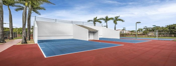 4 Lighted Racquetball Courts