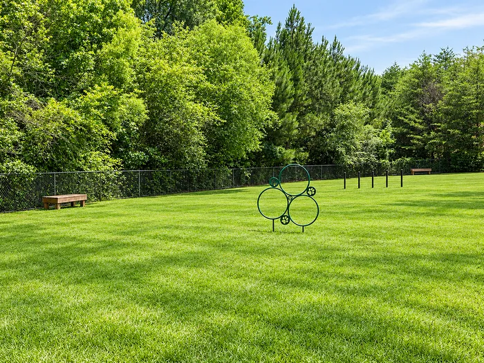 Avana Portico - Spacious Lawn