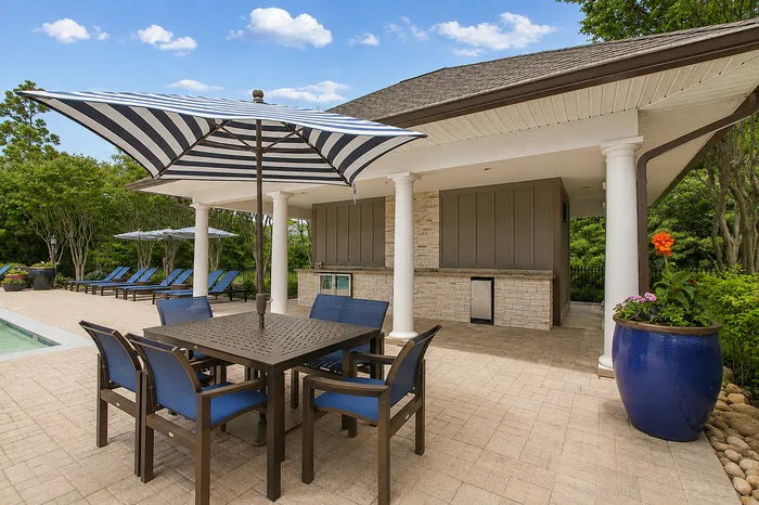 Avana Portico - Outdoor Patio Area