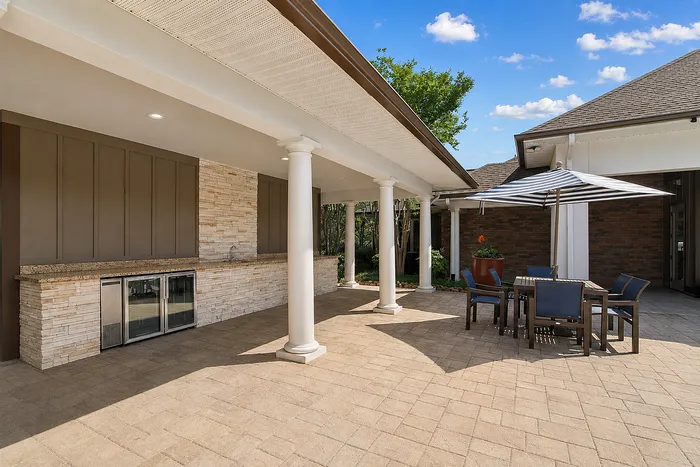 Avana Portico - Outdoor Patio