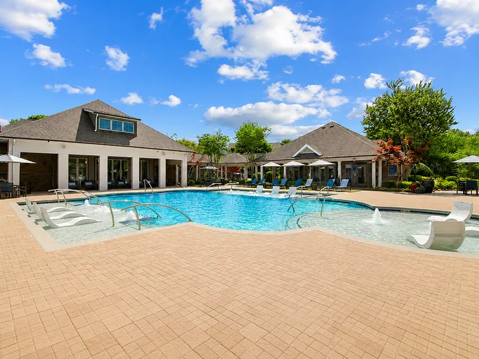 Avana Portico - Outdoor Pool